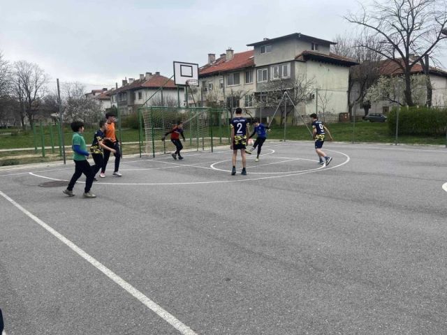 Междуучилищен турнир по футбол и волейбол