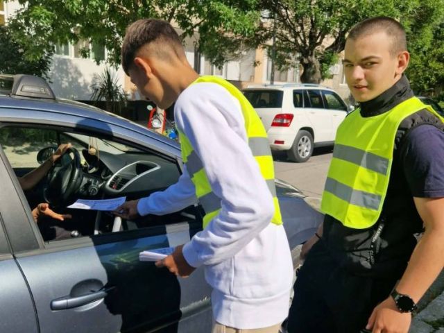 Ученици от СПГСГ „Арх. Георги Козаров“ се включиха в националната инициатива „Бъдещето на пътя“