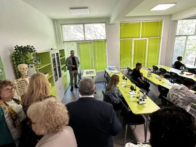 СПГСГ „Арх. Георги Козаров“ откри нови STEM и високотехнологични кабинети