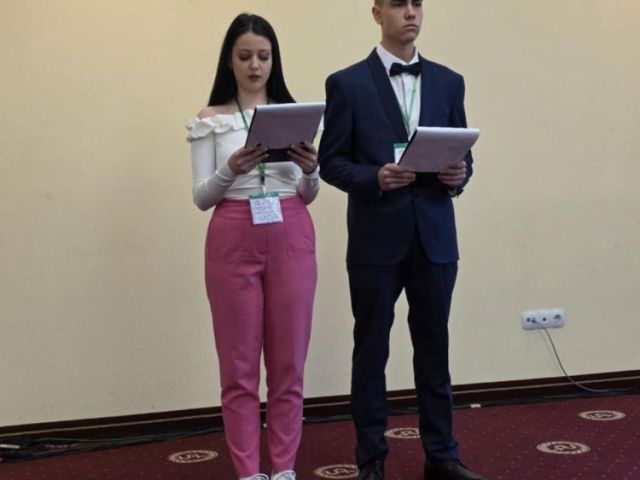 Домакини и победители