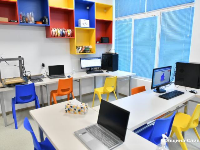 Откриха STEM център в Сливенската професионална гимназия по строителство и геодезия „Арх. Георги Козаров“ [29.06.2021]