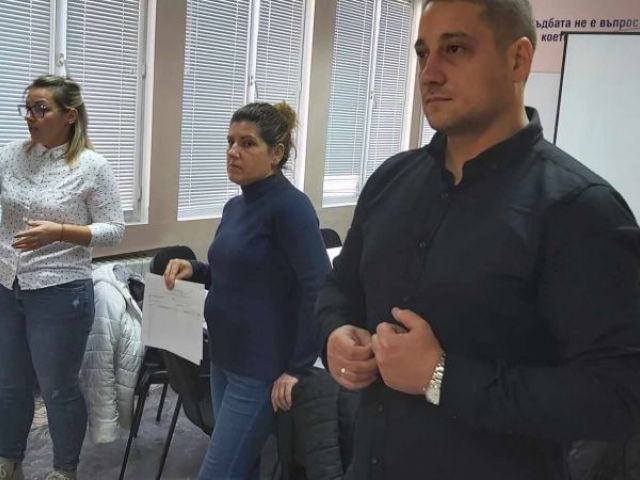 Срещи на представители на кариерния център с учениците