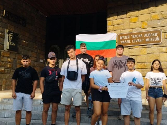 С незабравими спомени и нови знания: Учениците от СПГСГ „Арх. Георги Козаров‘‘ приключиха своя образователен маршрут Сливен – Ловеч - Сливен