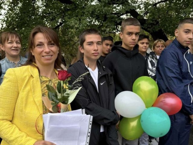 Честит първи учебен ден и честита нова учебна година [16.09.2024]