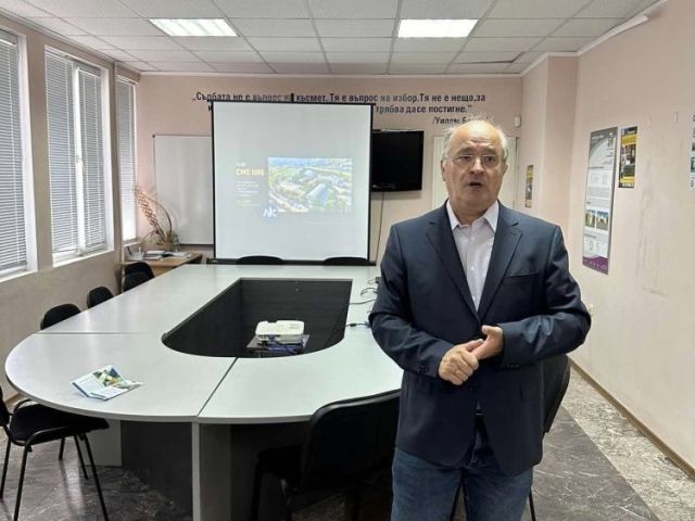Гостуват представители от ВСУ "Любен Каравелов" [02.10.2024]