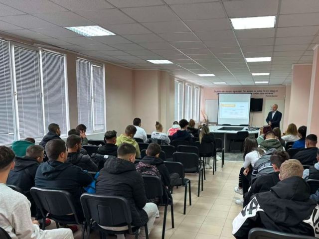 Гостуват представители от ВСУ "Любен Каравелов" [02.10.2024]