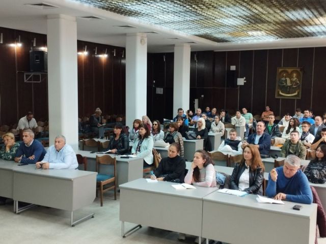 Да навлезем в света на изкуствения интелект [06.10.2025]