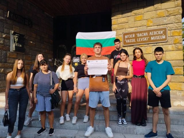 С незабравими спомени и нови знания: Учениците от СПГСГ „Арх. Георги Козаров‘‘ приключиха своя образователен маршрут Сливен – Ловеч - Сливен