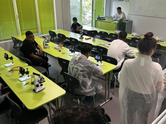 СПГСГ „Арх. Георги Козаров“ откри нови STEM и високотехнологични кабинети