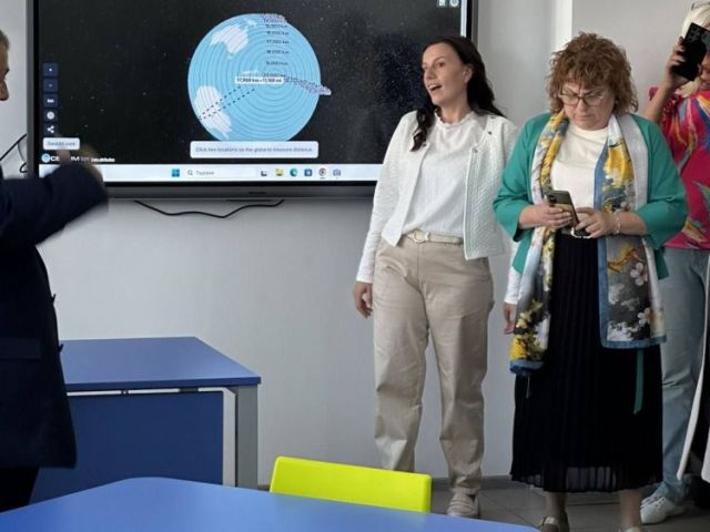 СПГСГ „Арх. Георги Козаров“ откри нови STEM и високотехнологични кабинети