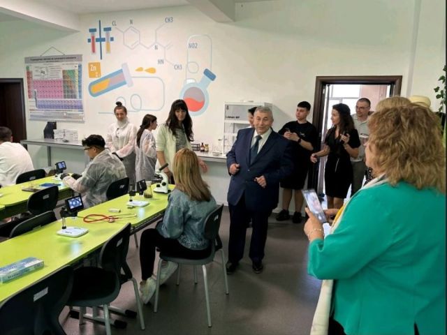 СПГСГ „Арх. Георги Козаров“ откри нови STEM и високотехнологични кабинети