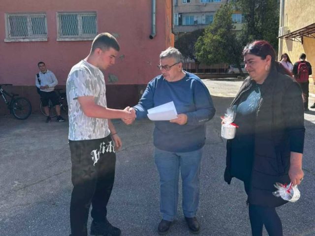 Награждаването на участниците в игрите Extreme buld